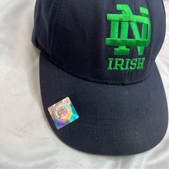 TOP OF THE WORLD NOTRE DAME FIGHTING IRISH MENS NAVY BLUE PHENOM FLEX CAP - Picture 2 of 9